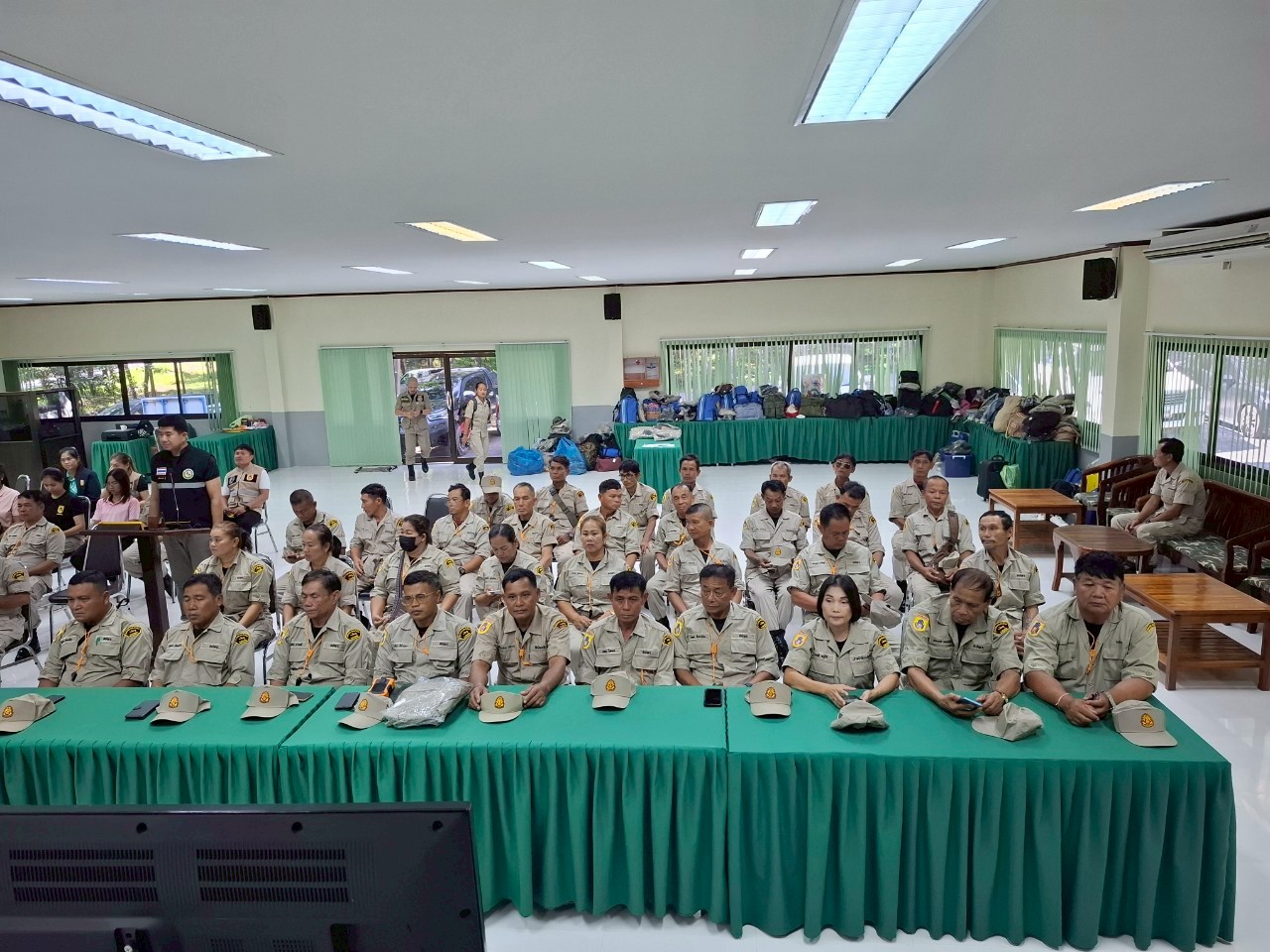 LINE_ALBUM_ทบทวน อปพร. 68_250813_91_397.jpg